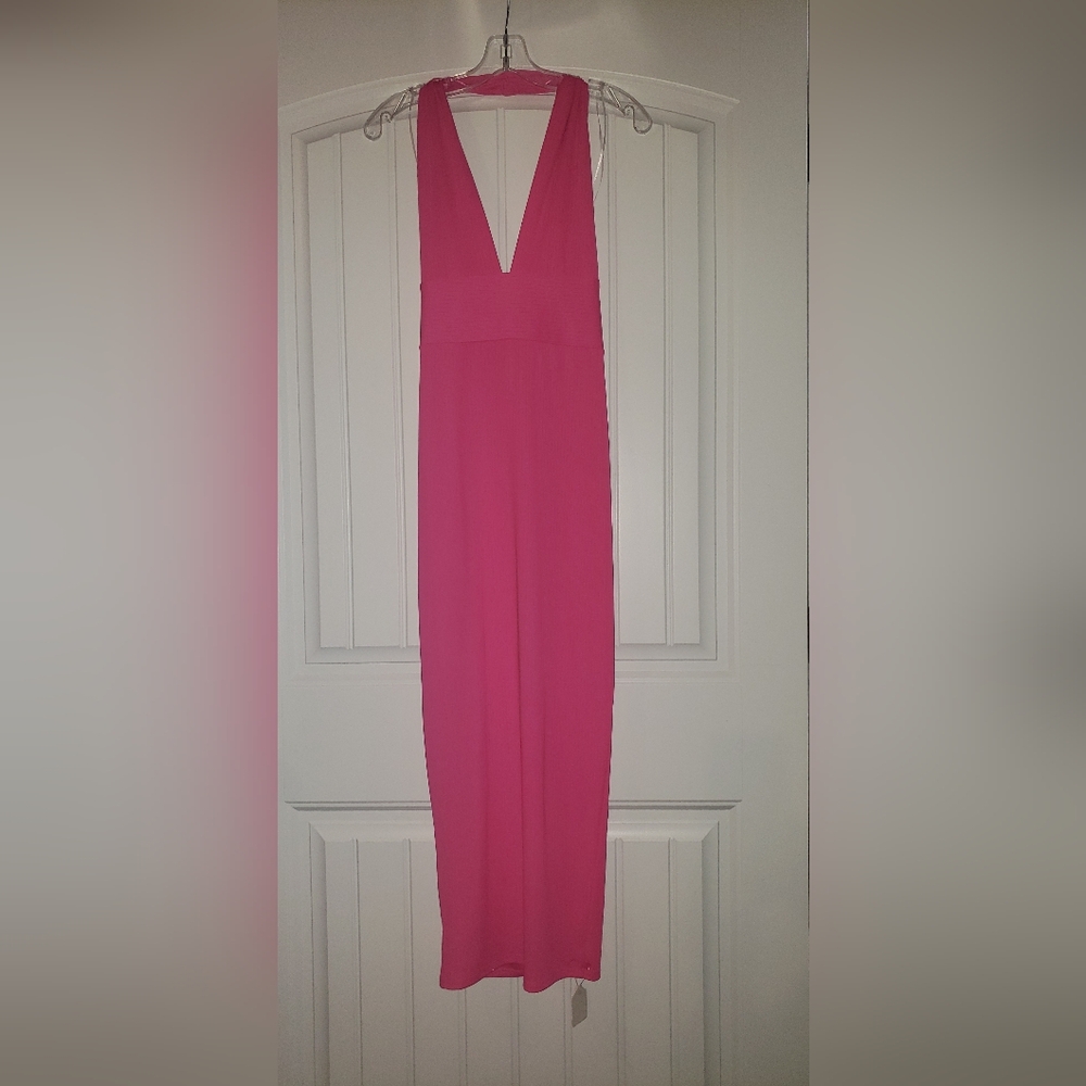 Kimcine Curve Halter Dress